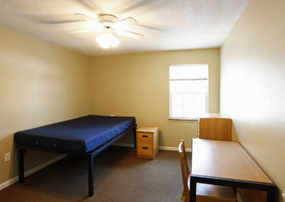 falcon-landing-apartments-bowling-green-oh-bedroom (3)
